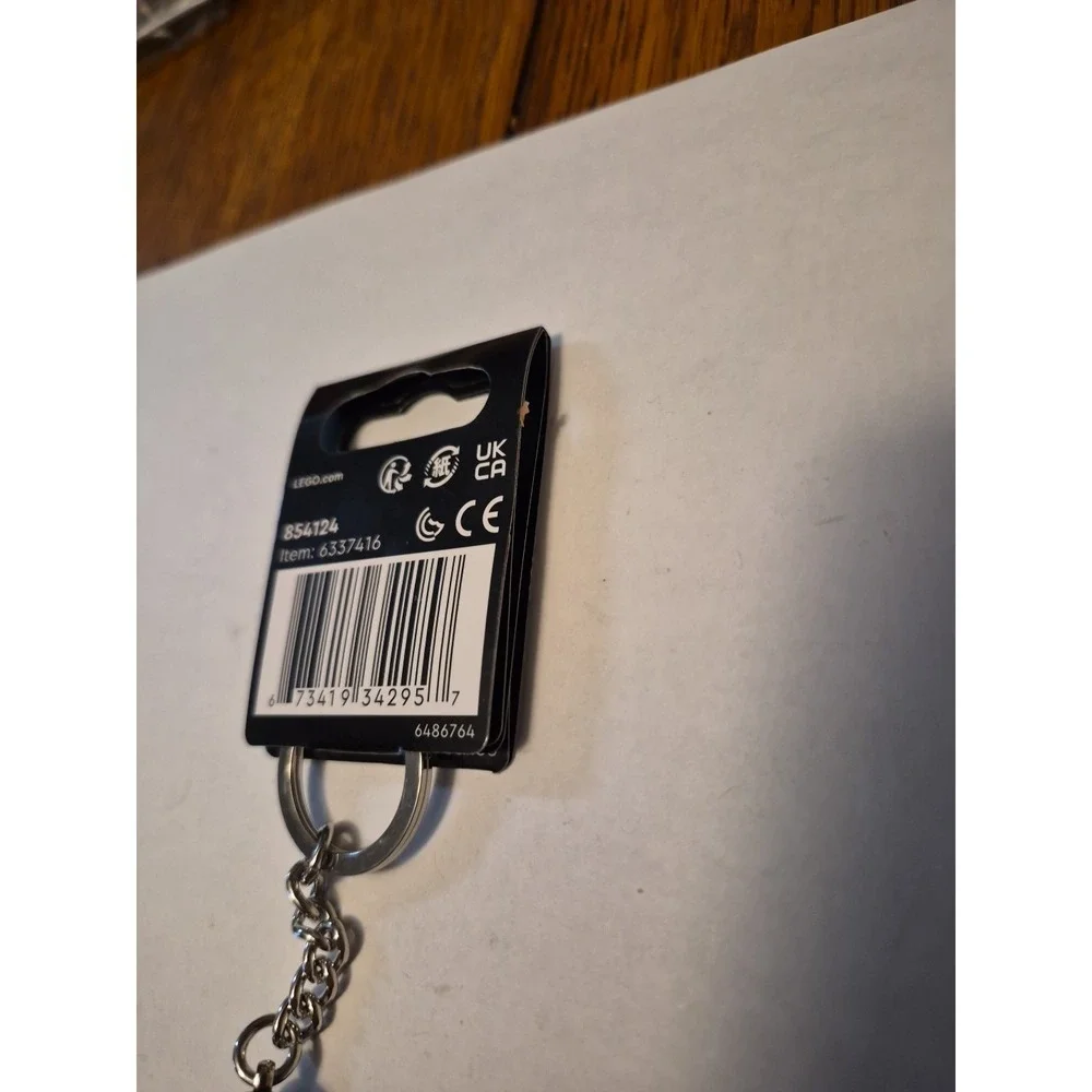 The Mandolorian LEGO Keychain Disney Star Wars - Picture 6 of 6